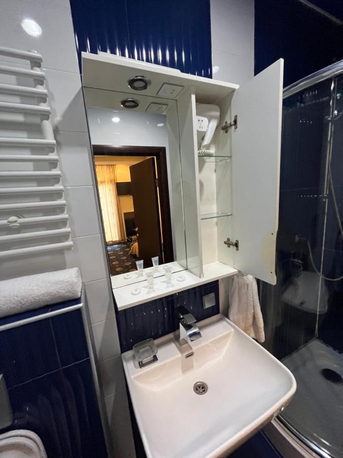 Hotel New Royal Tbilisi ภายนอก รูปภาพ