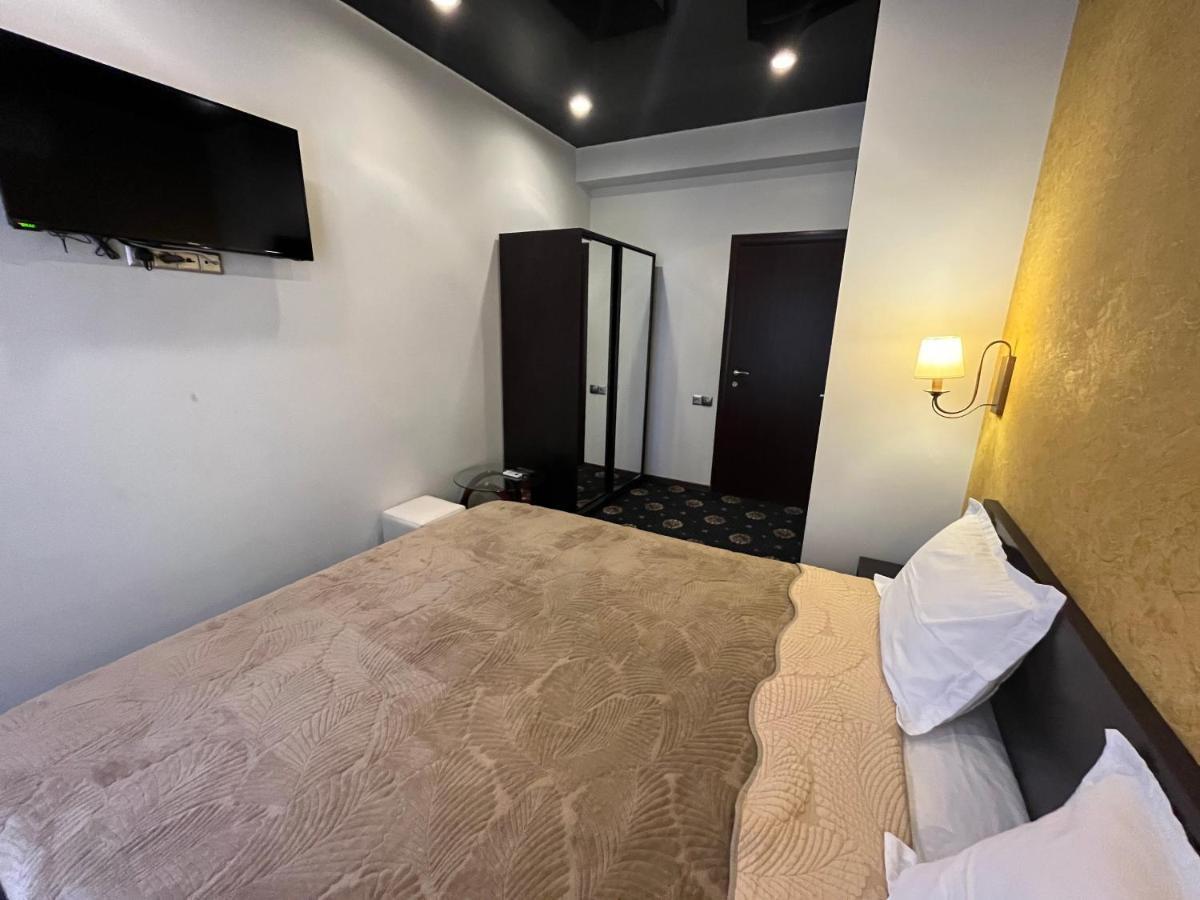Hotel New Royal Tbilisi ภายนอก รูปภาพ