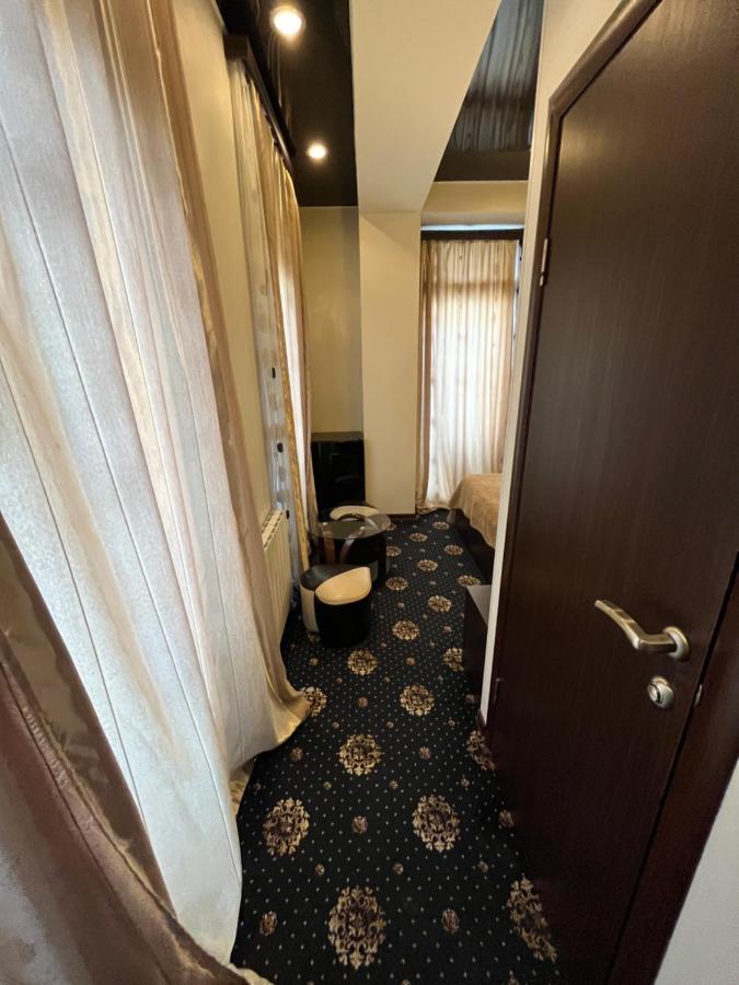 Hotel New Royal Tbilisi ภายนอก รูปภาพ