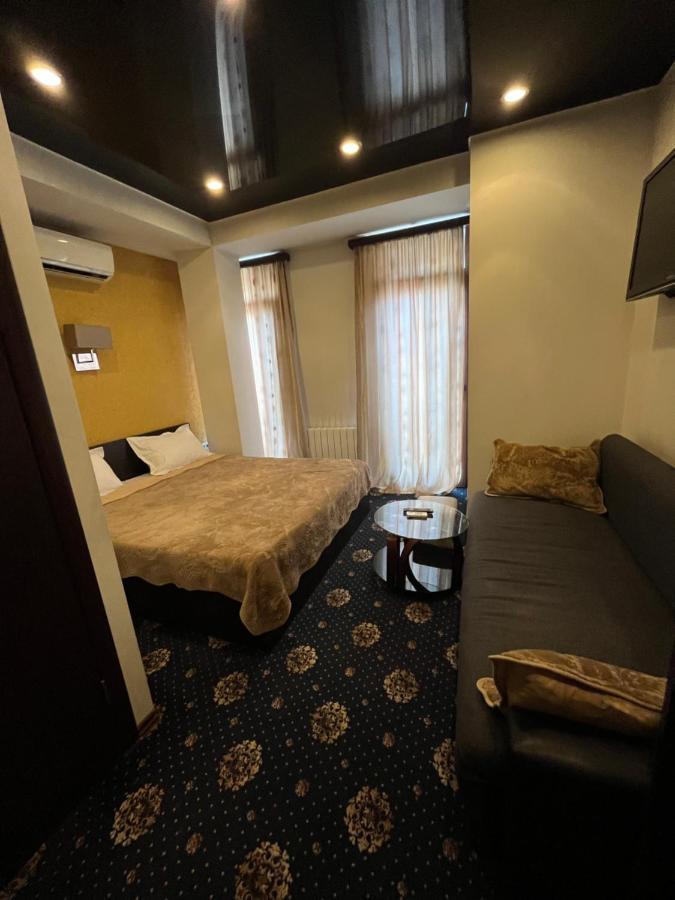 Hotel New Royal Tbilisi ภายนอก รูปภาพ