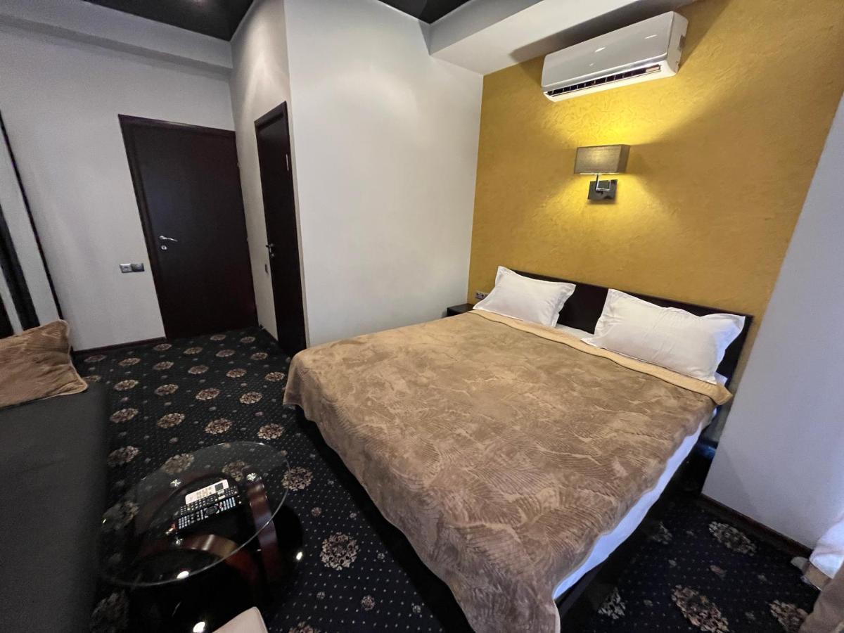 Hotel New Royal Tbilisi ภายนอก รูปภาพ