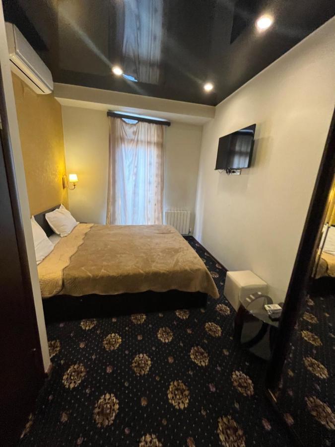 Hotel New Royal Tbilisi ภายนอก รูปภาพ