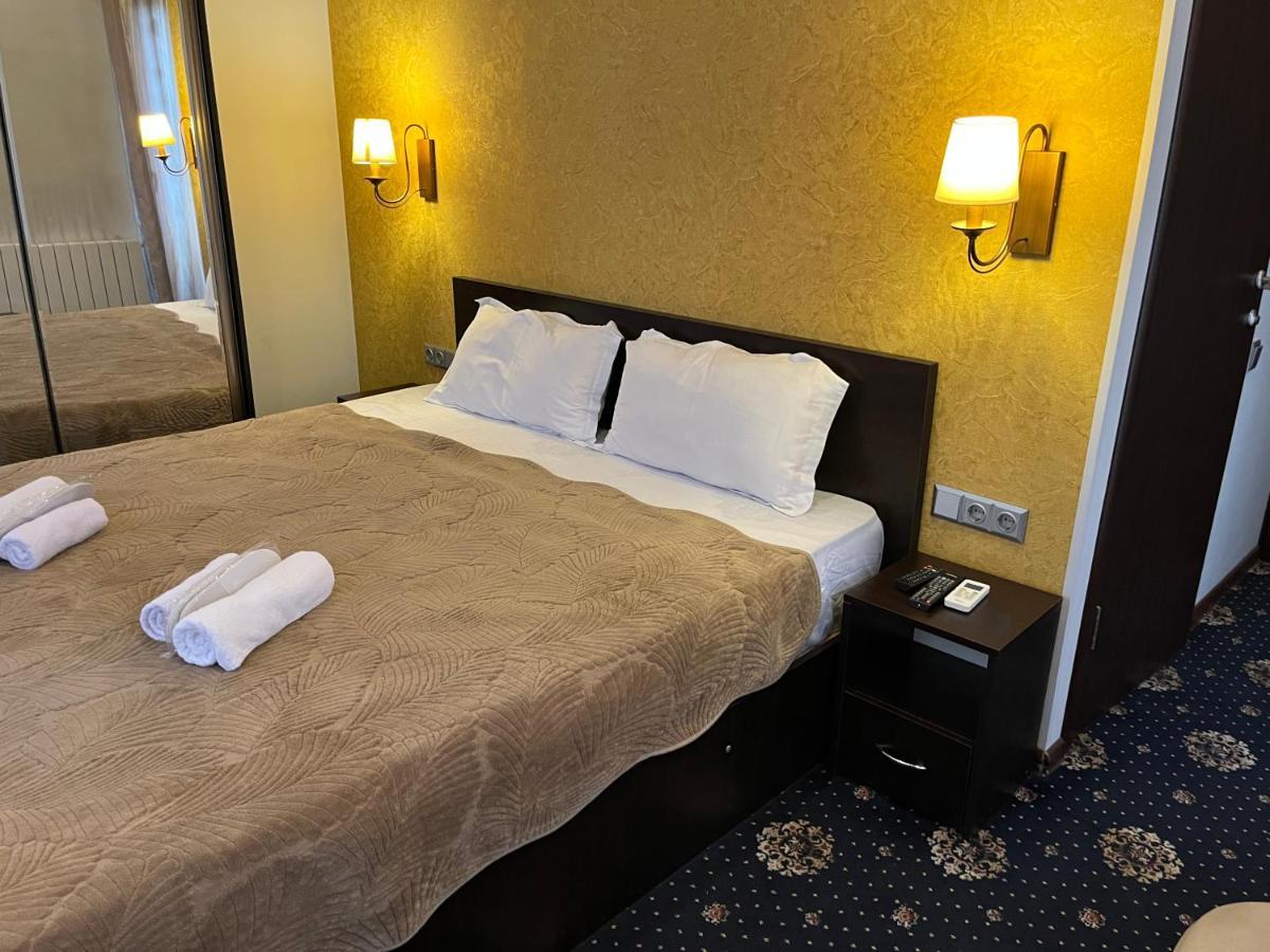 Hotel New Royal Tbilisi ภายนอก รูปภาพ