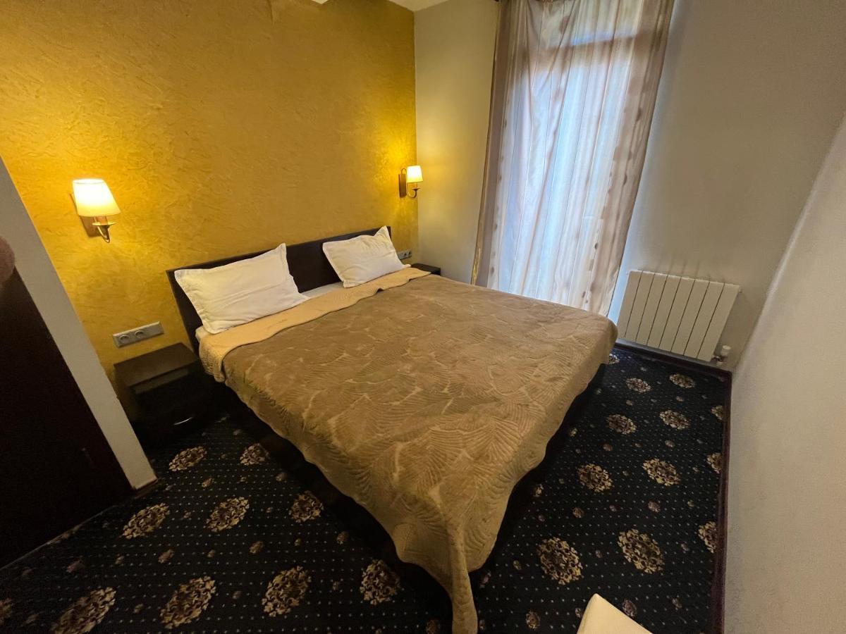 Hotel New Royal Tbilisi ภายนอก รูปภาพ